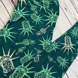 Brand new, never worn Lularoe TC Leggings